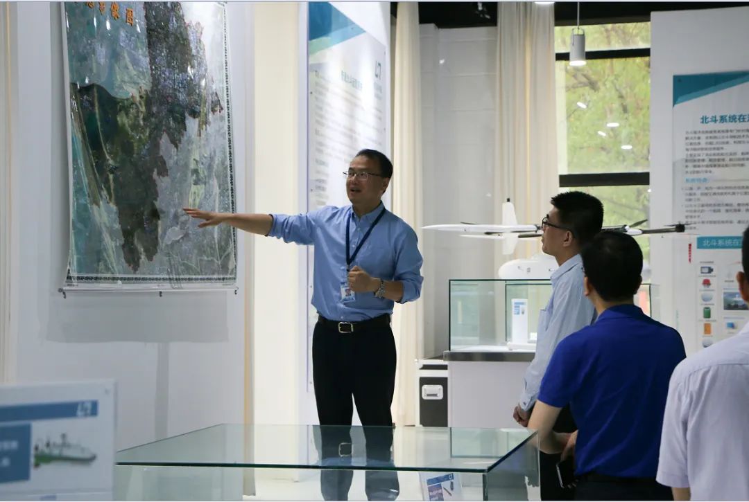 上海市生態(tài)環(huán)境局副局長(zhǎng)朱石清一行蒞臨普適調(diào)研(圖1)